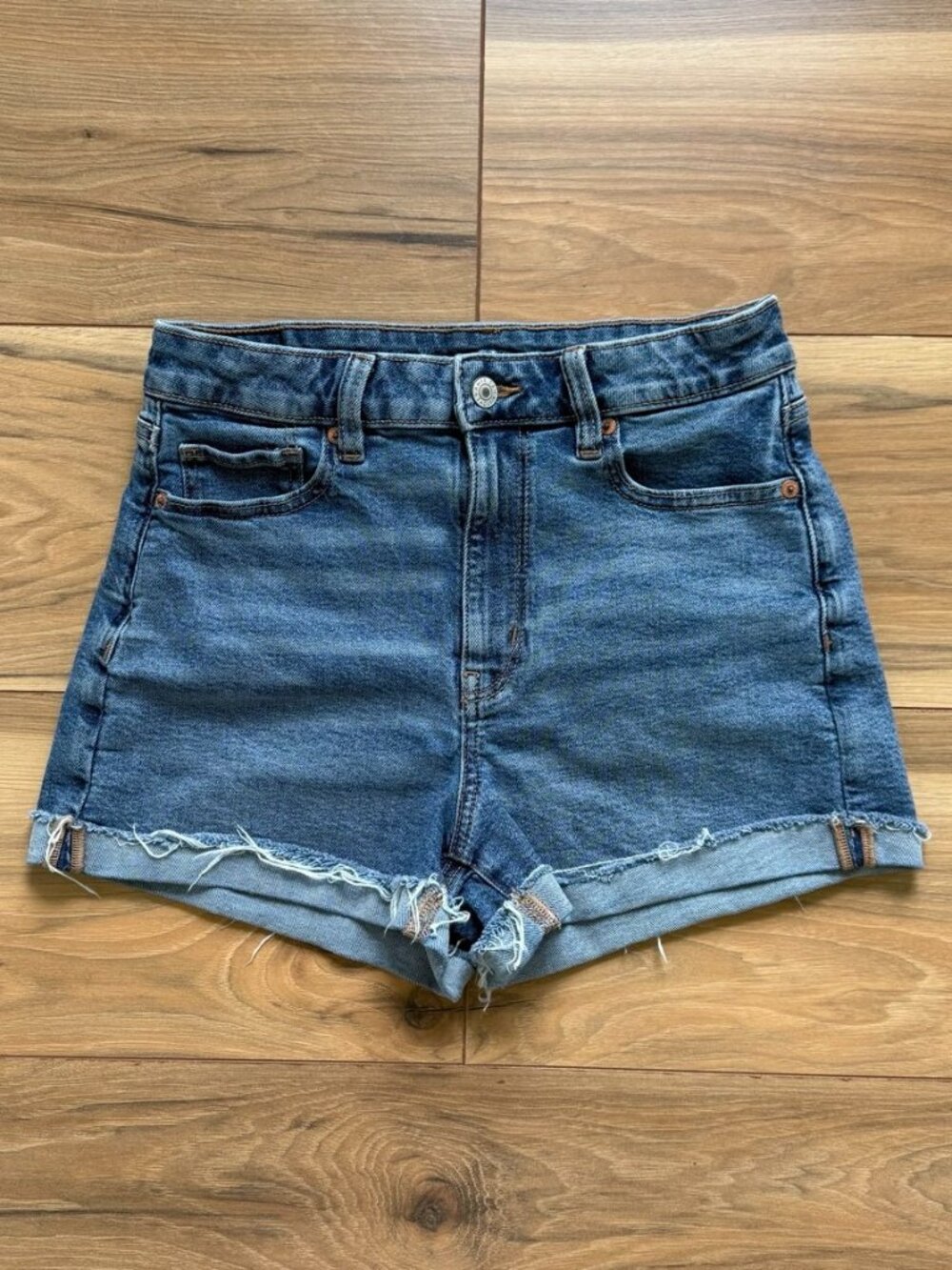 American Eagle High Rise Distressed Denim Shorts Size 4